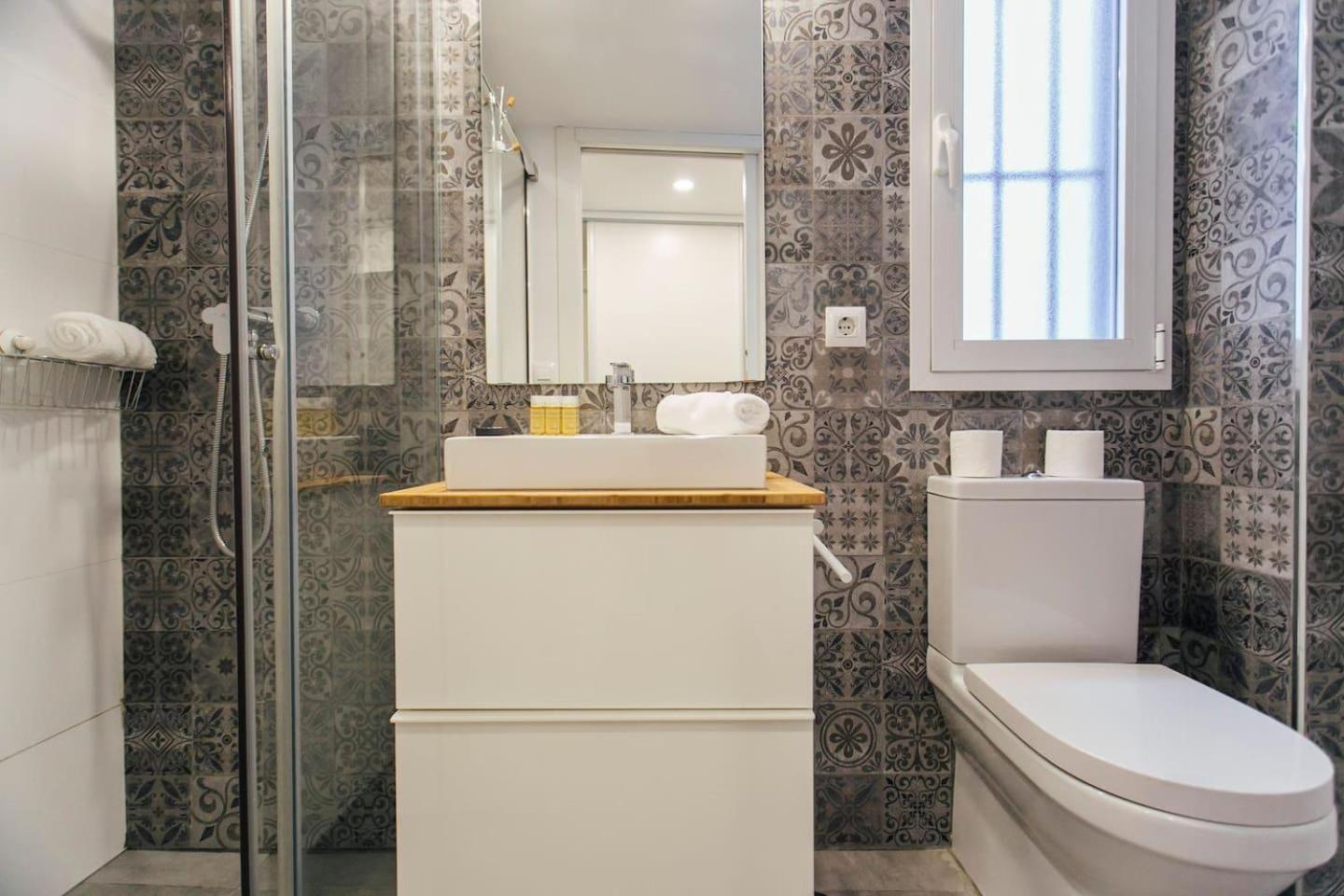 Amplio Apartamento De Diseno Precioso De Estilo Sevillano En Pleno Centro Luaran gambar